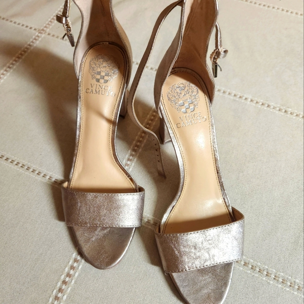 Vince Camuto size 8.5